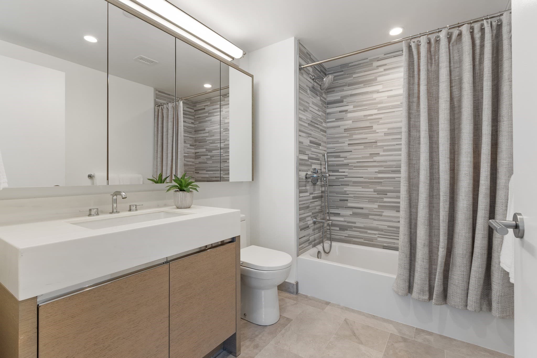 Condominium at 100 Lovejoy Wharf, Boston MA 02114, Boston, photo 18 of 34