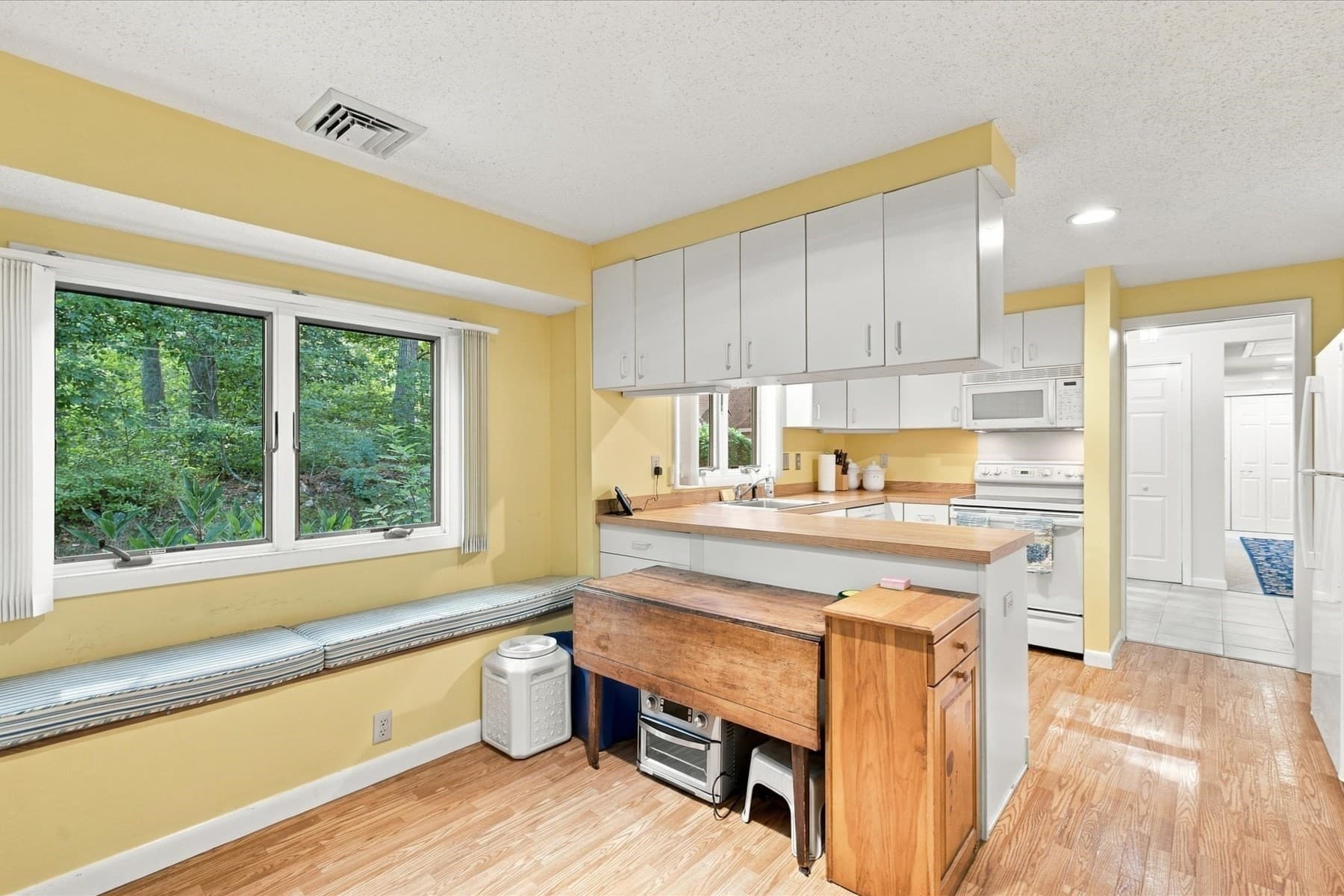 Condominium at 14 Woodrise # 14, Falmouth MA 02540, Falmouth, photo 10 of 31