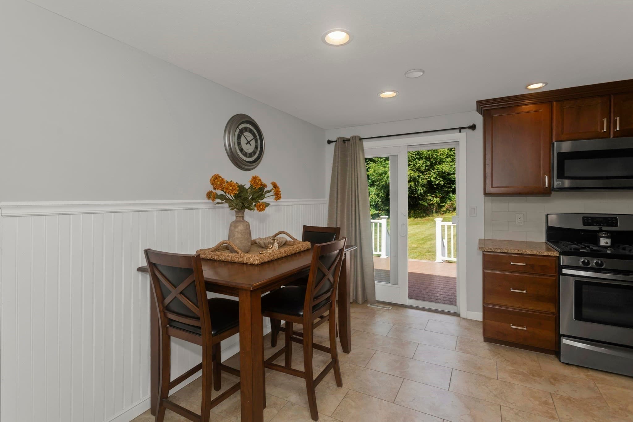 Single Family Residence at 14 Echo Valley Dr, Hampden MA 01036, Hampden, photo 7 of 42
