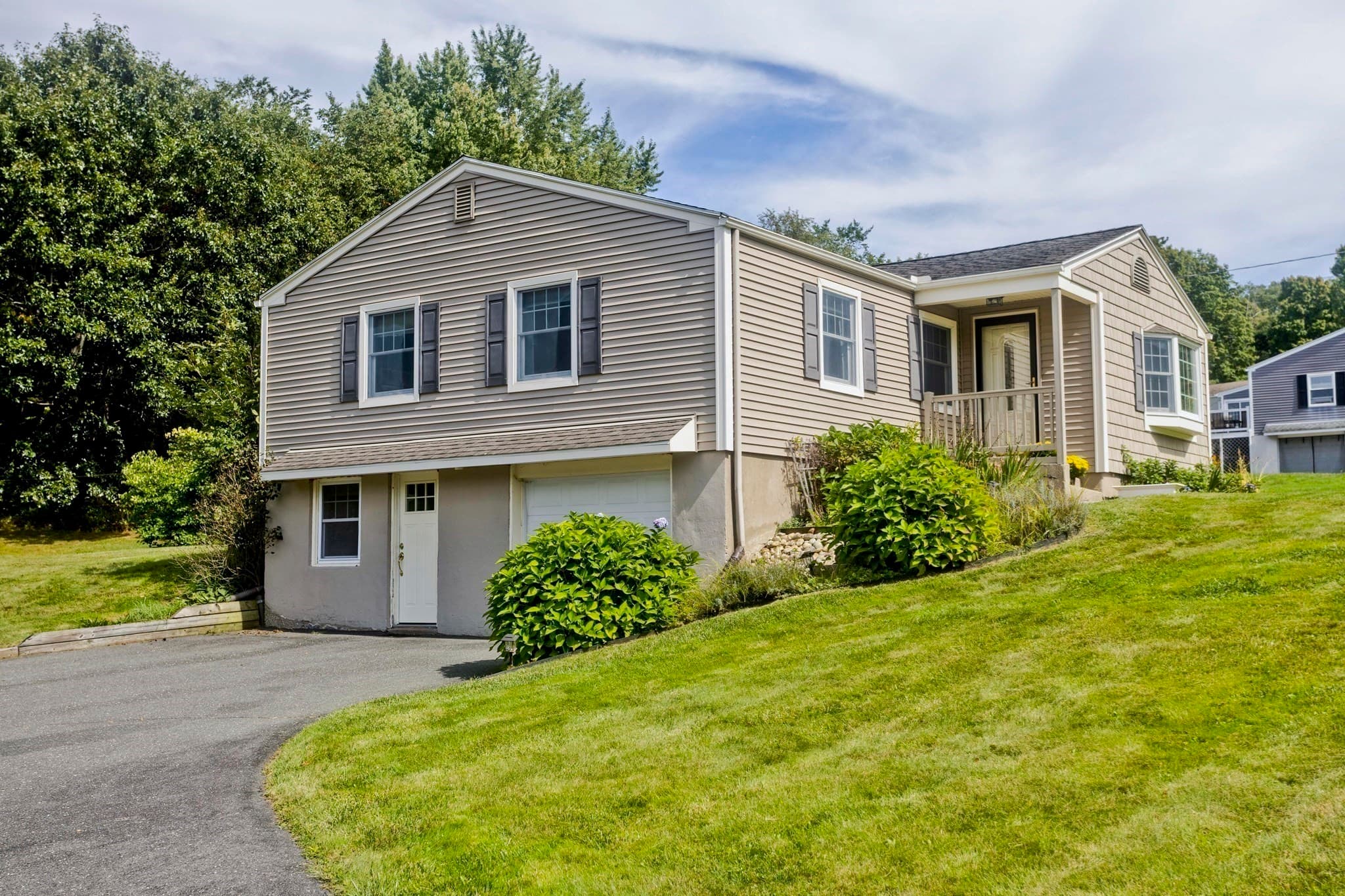 Single Family Residence at 14 Echo Valley Dr, Hampden MA 01036, Hampden, photo 3 of 42