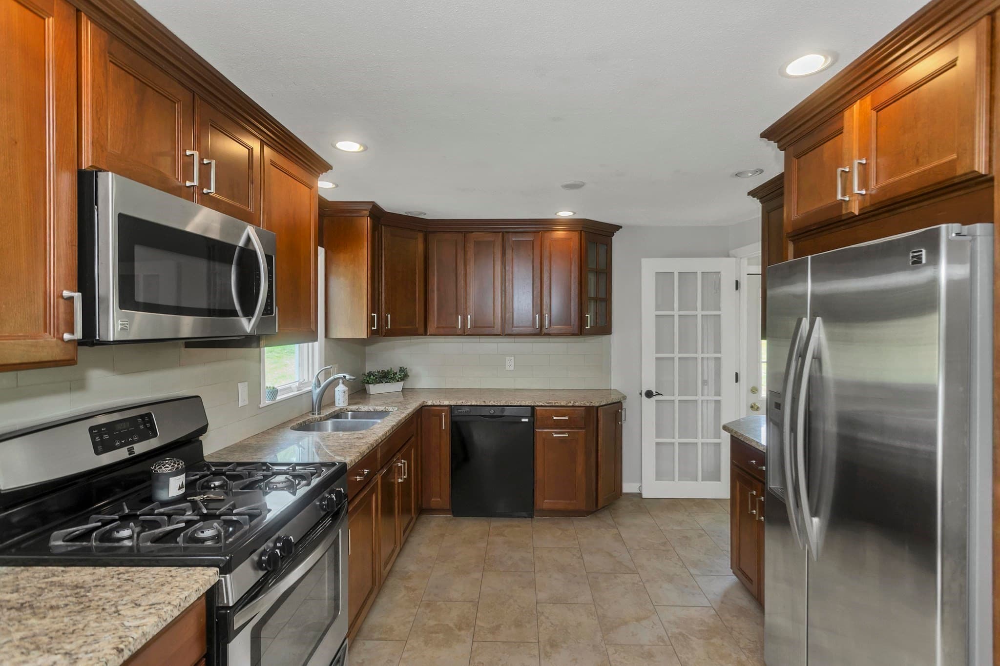 Single Family Residence at 14 Echo Valley Dr, Hampden MA 01036, Hampden, photo 10 of 42