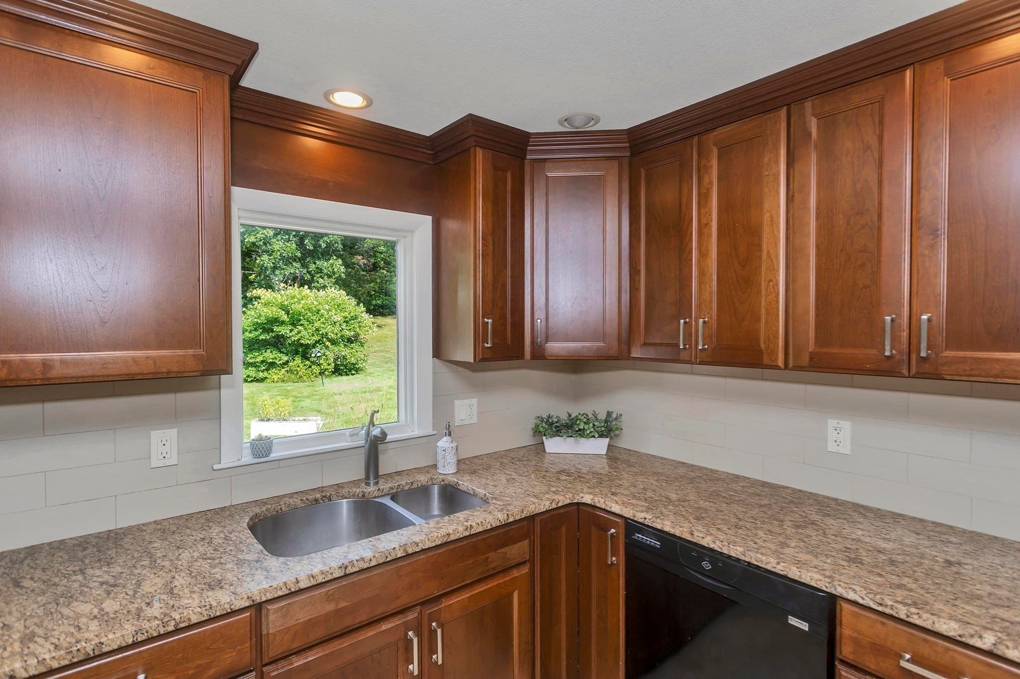 Single Family Residence at 14 Echo Valley Dr, Hampden MA 01036, Hampden, photo 14 of 42