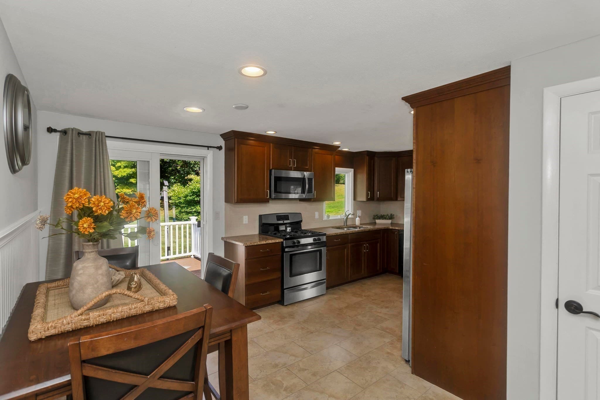 Single Family Residence at 14 Echo Valley Dr, Hampden MA 01036, Hampden, photo 8 of 42