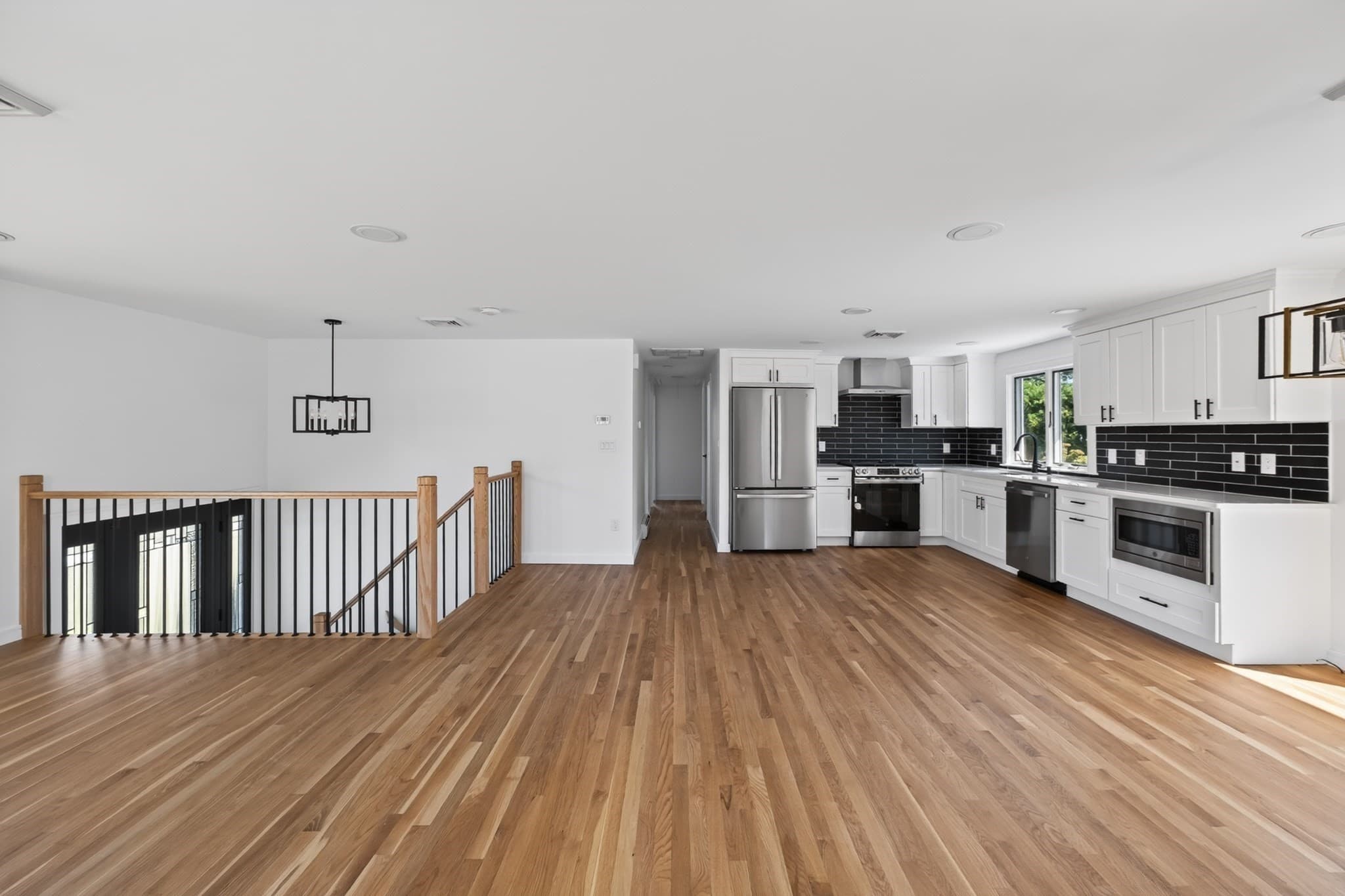 Single Family Residence at 585 N Eastern Ave, Fall River MA 02720, Fall River, photo 10 of 30