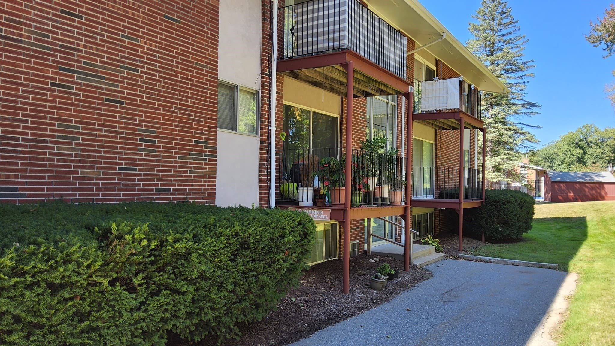 9 Longwood Dr # 4, Andover MA 01810