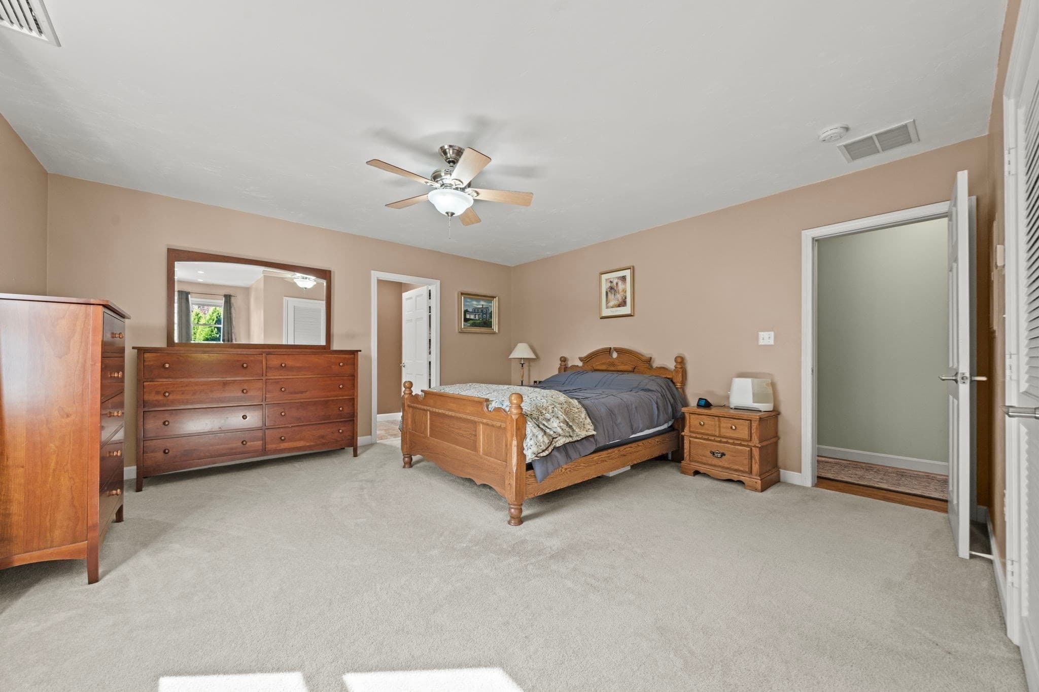 Single Family Residence at 11 Pilgrim Rd, Woburn MA 01801, Woburn, photo 15 of 34