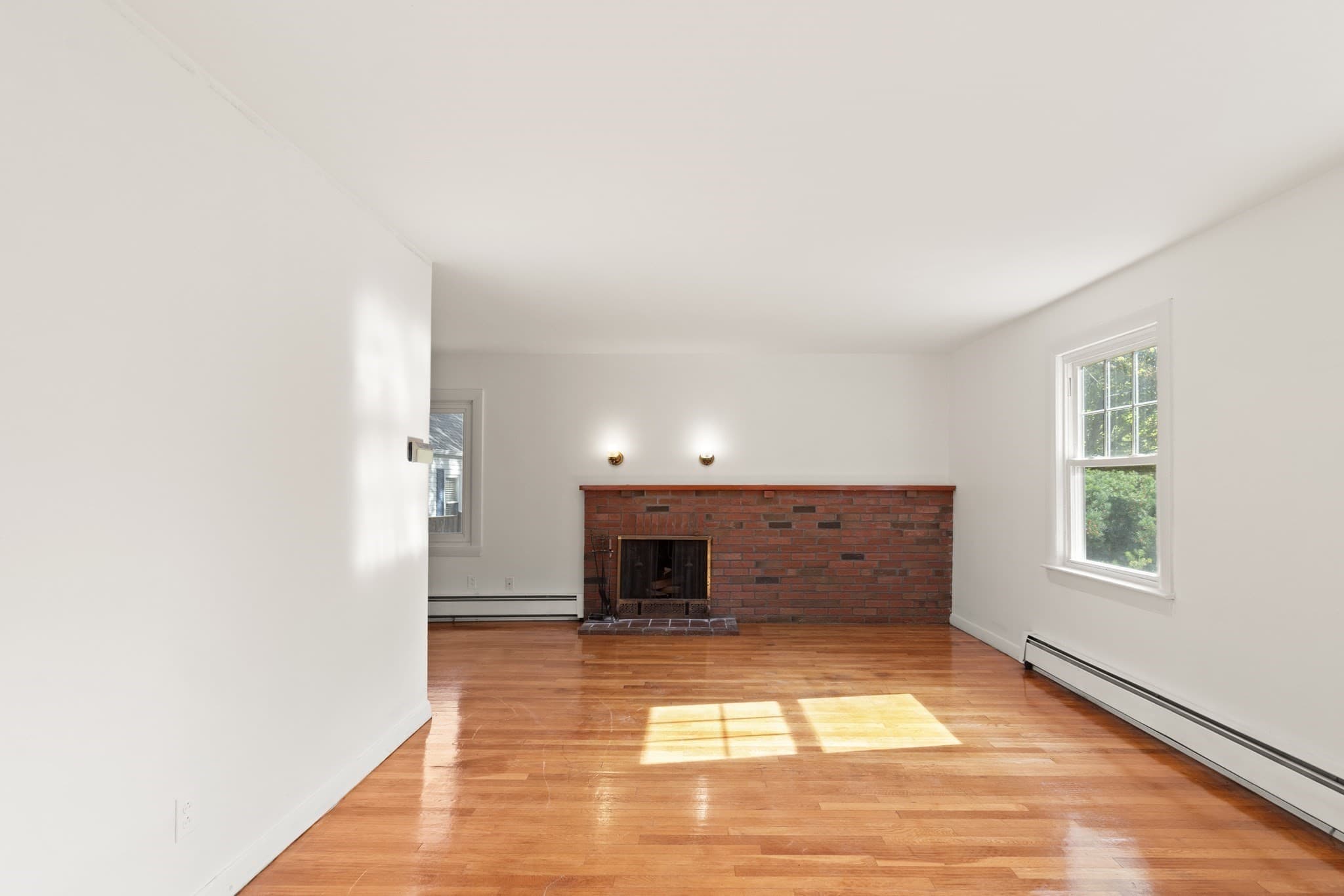 Single Family Residence at 21 Goldsmith Ave, Beverly MA 01915, Beverly, photo 4 of 37