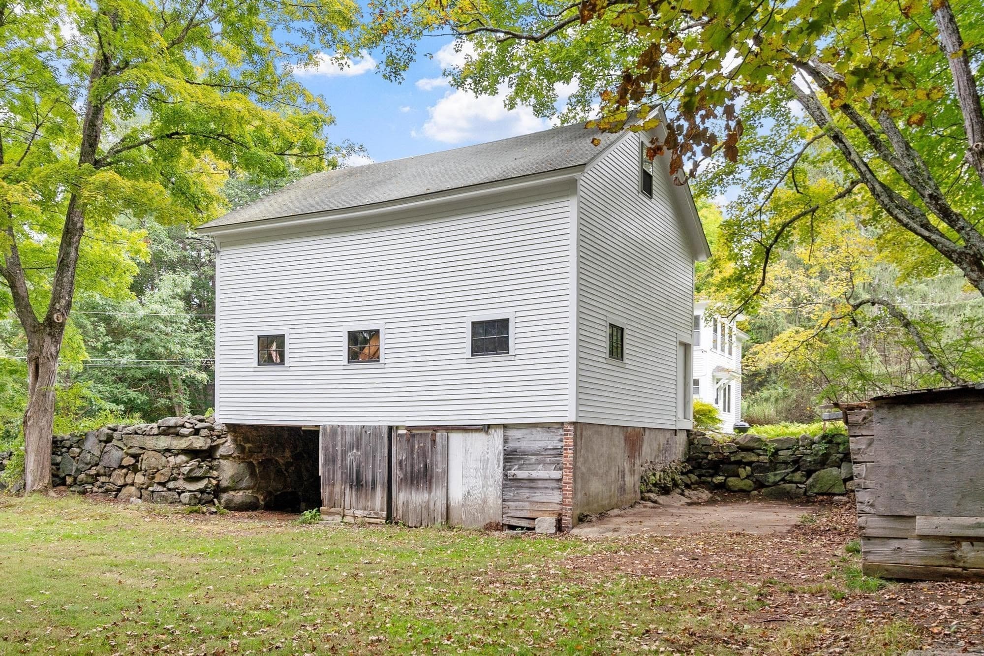 Single Family Residence at 95 Mill Street, Dunstable MA 01827, Dunstable, photo 2 of 40