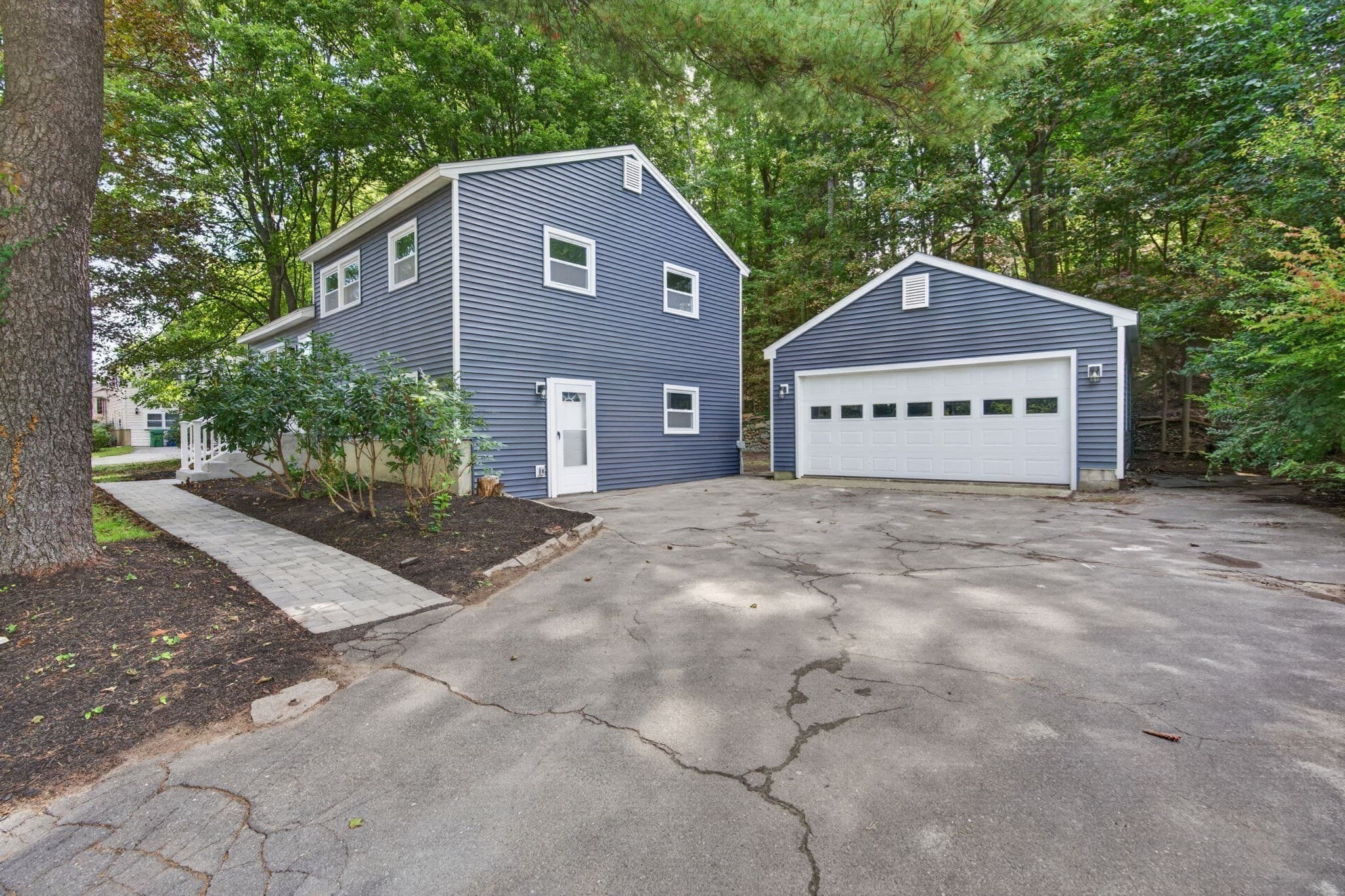 Single Family Residence at 251 Winn St, Burlington MA 01803, Burlington, photo 3 of 42