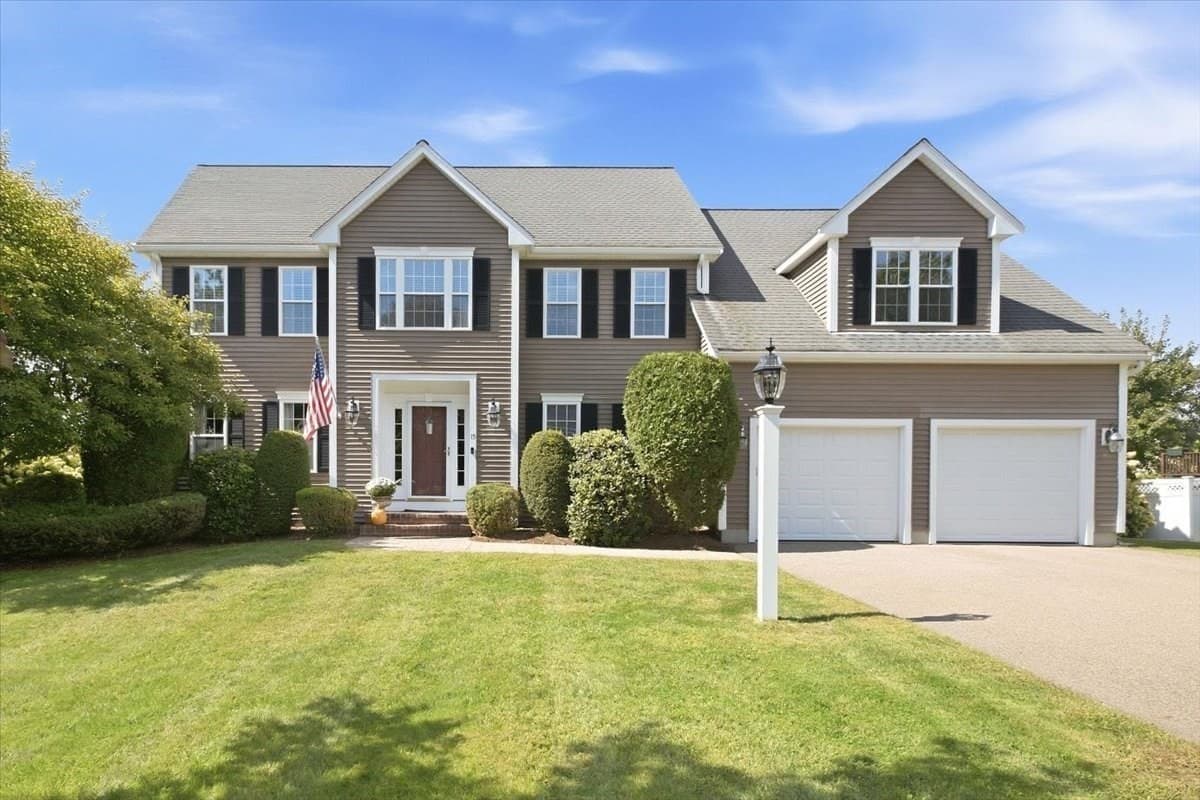 15 Garden Ter, Walpole MA 02081