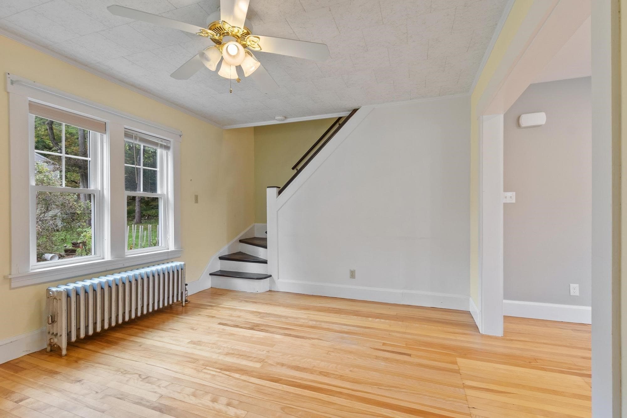 Single Family Residence at 323 Pearl St, Gardner MA 01440, Gardner, photo 7 of 32