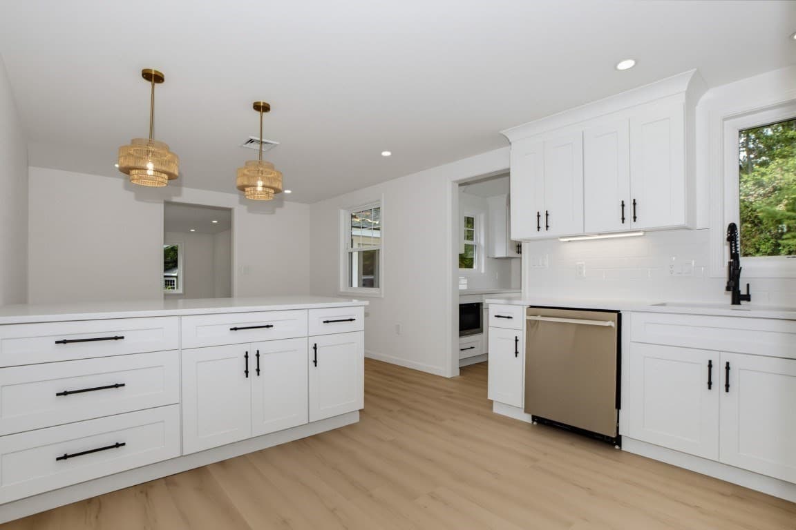 Single Family Residence at 33 Cheryl Ln, Holliston MA 01746, Holliston, photo 2 of 32