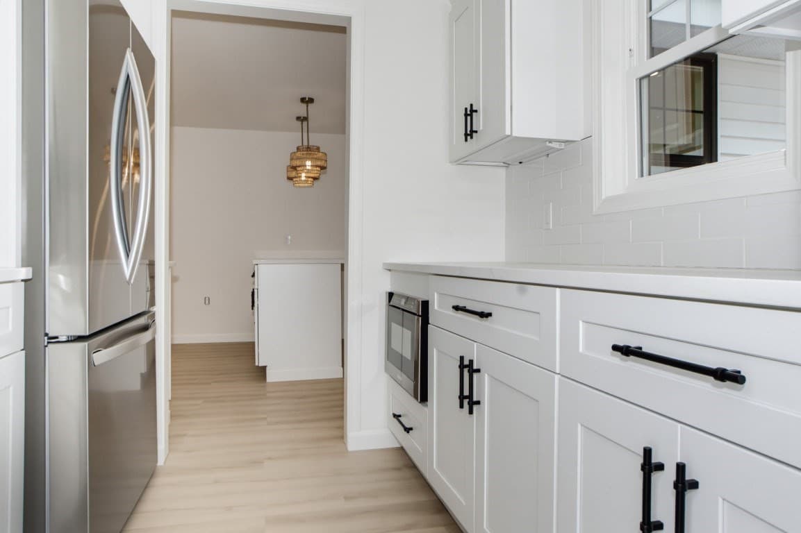 Single Family Residence at 33 Cheryl Ln, Holliston MA 01746, Holliston, photo 6 of 32
