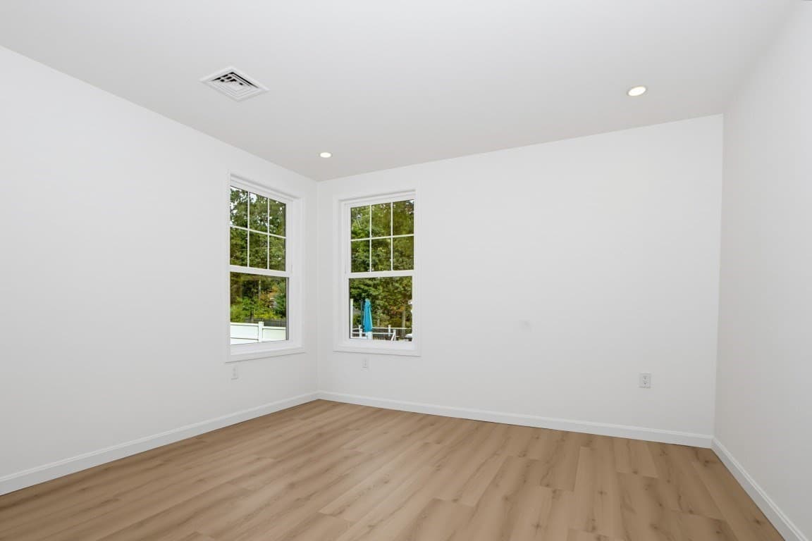 Single Family Residence at 33 Cheryl Ln, Holliston MA 01746, Holliston, photo 22 of 32