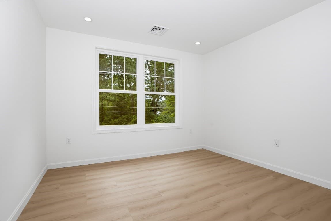 Single Family Residence at 33 Cheryl Ln, Holliston MA 01746, Holliston, photo 18 of 32