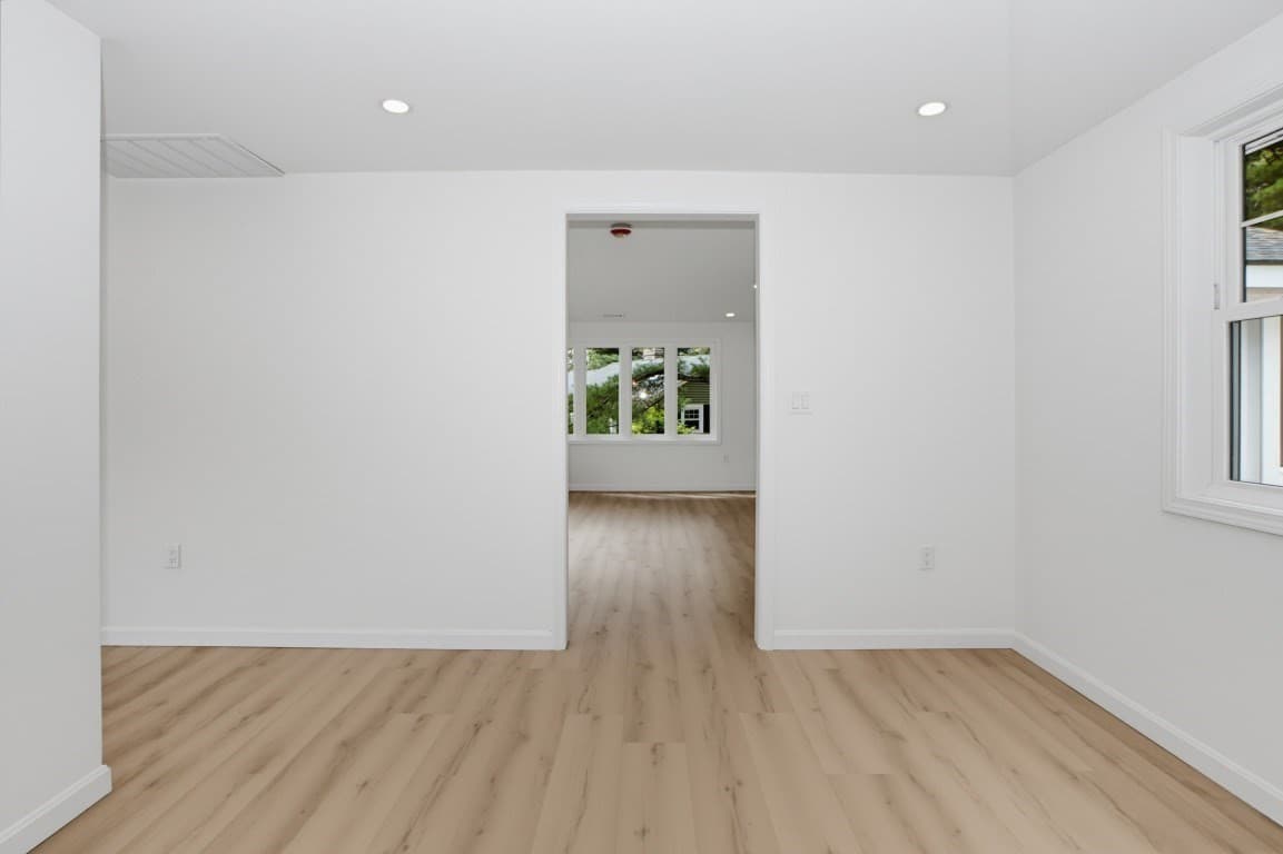 Single Family Residence at 33 Cheryl Ln, Holliston MA 01746, Holliston, photo 25 of 32