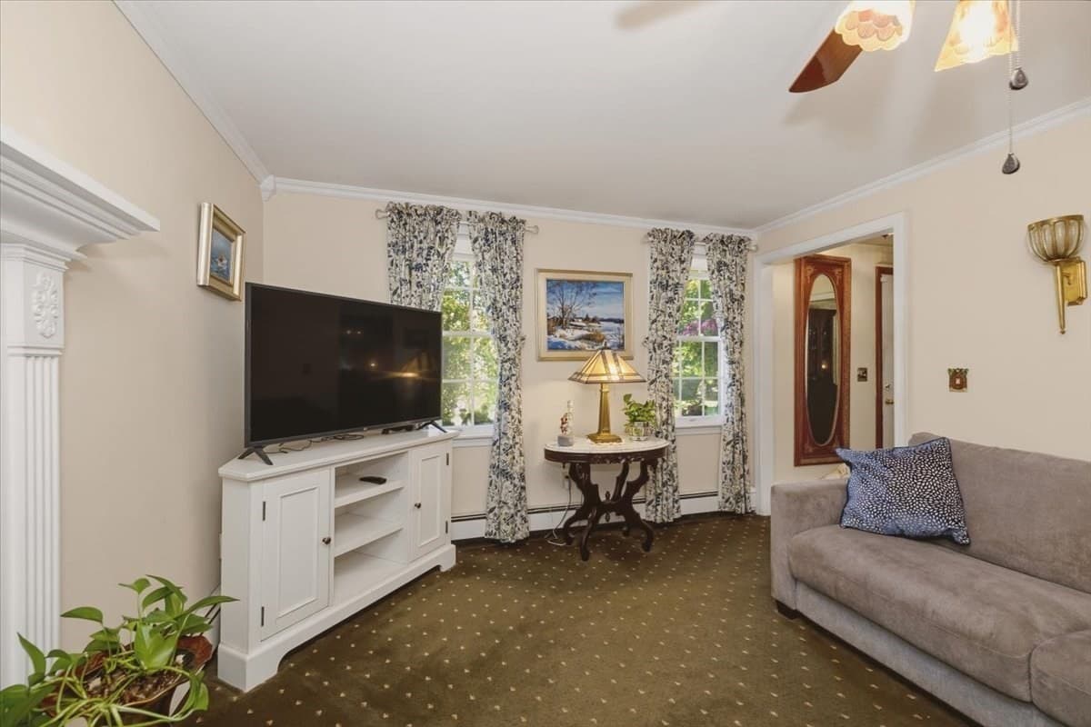 Single Family Residence at 4 Brierwood Ct, Gloucester MA 01930, Gloucester, photo 16 of 37