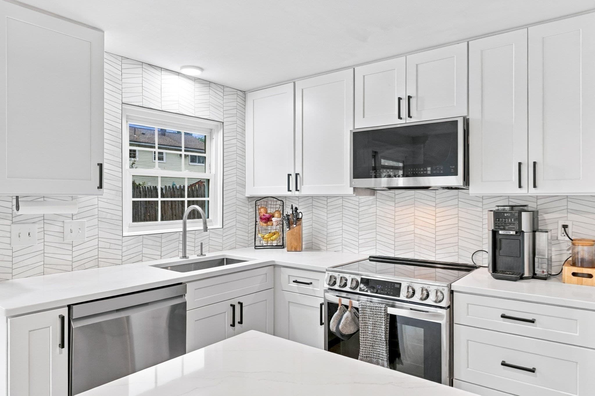 Condominium at 21 Orchard Ave # B, Haverhill MA 01830, Haverhill, photo 3 of 34