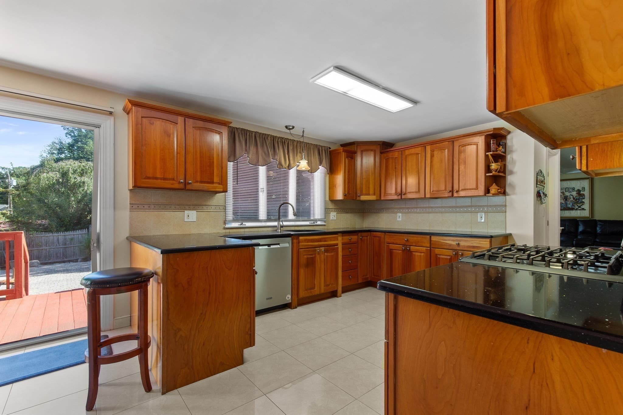Single Family Residence at 159 Braemoor Rd, Brockton MA 02301, Brockton, photo 3 of 30