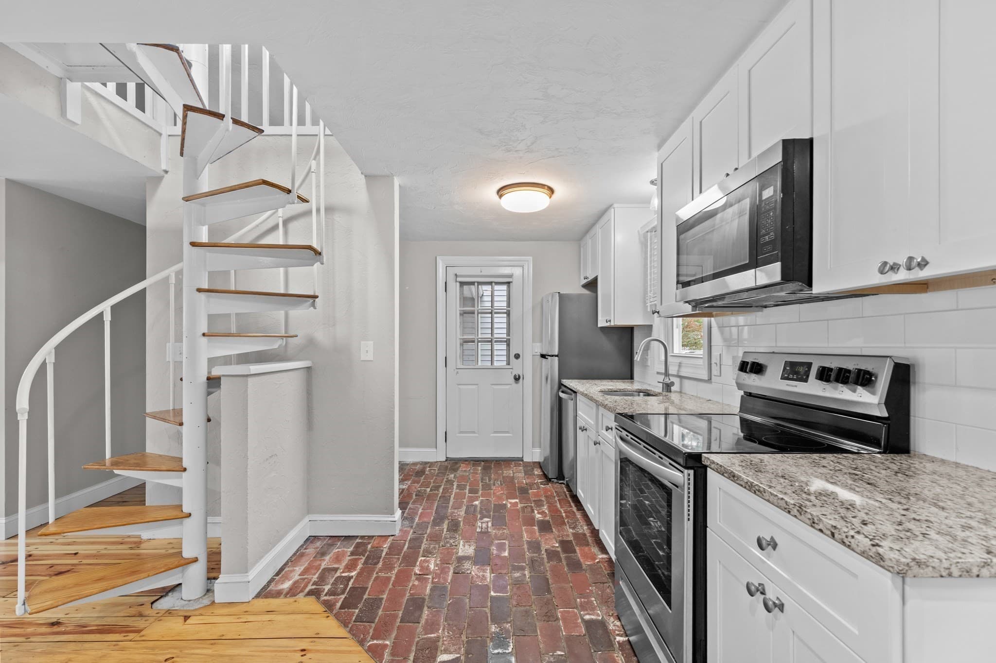 Condominium at 12 State Rd # 2E, Plymouth MA 02360, Plymouth, photo 7 of 37