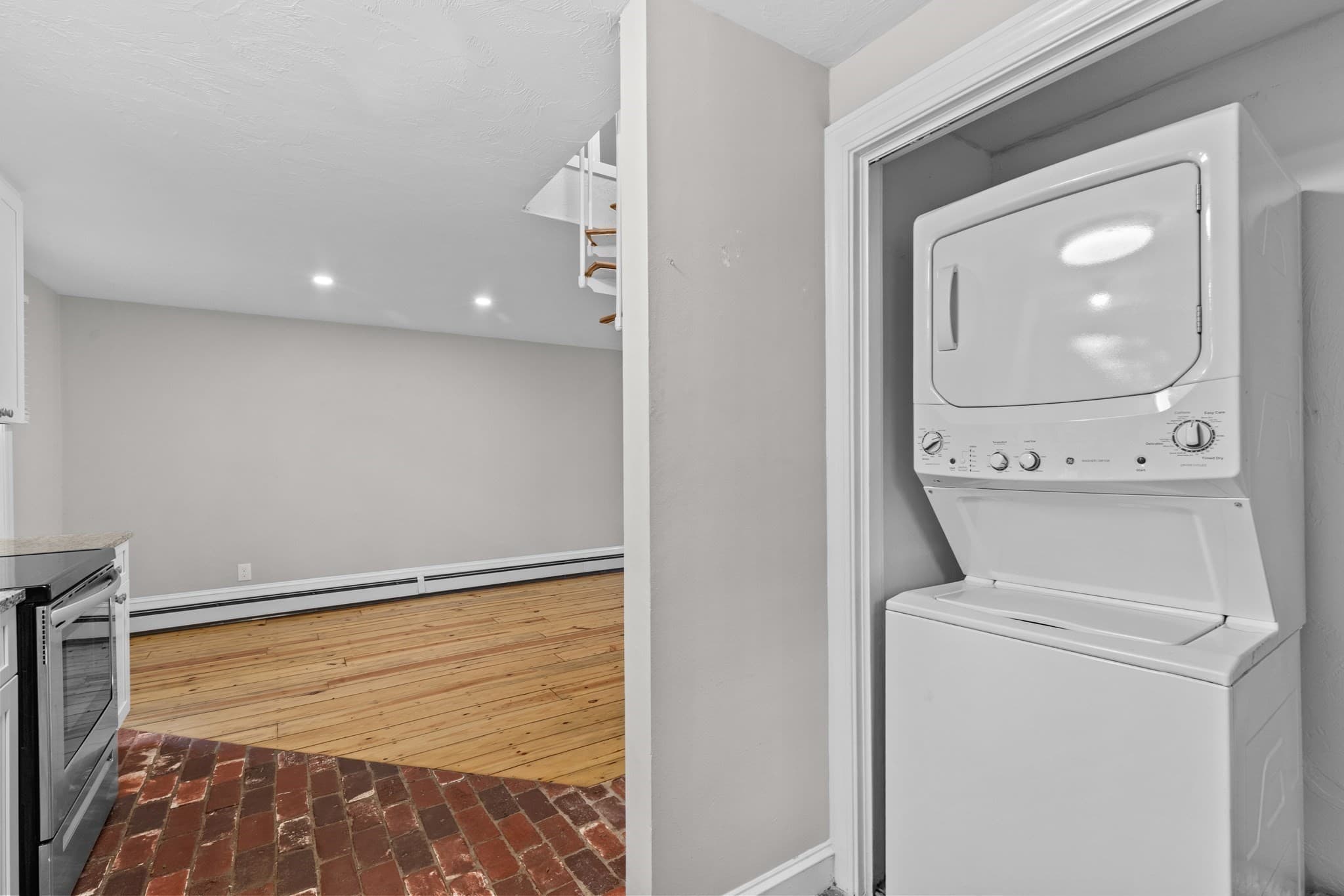 Condominium at 12 State Rd # 2E, Plymouth MA 02360, Plymouth, photo 9 of 37
