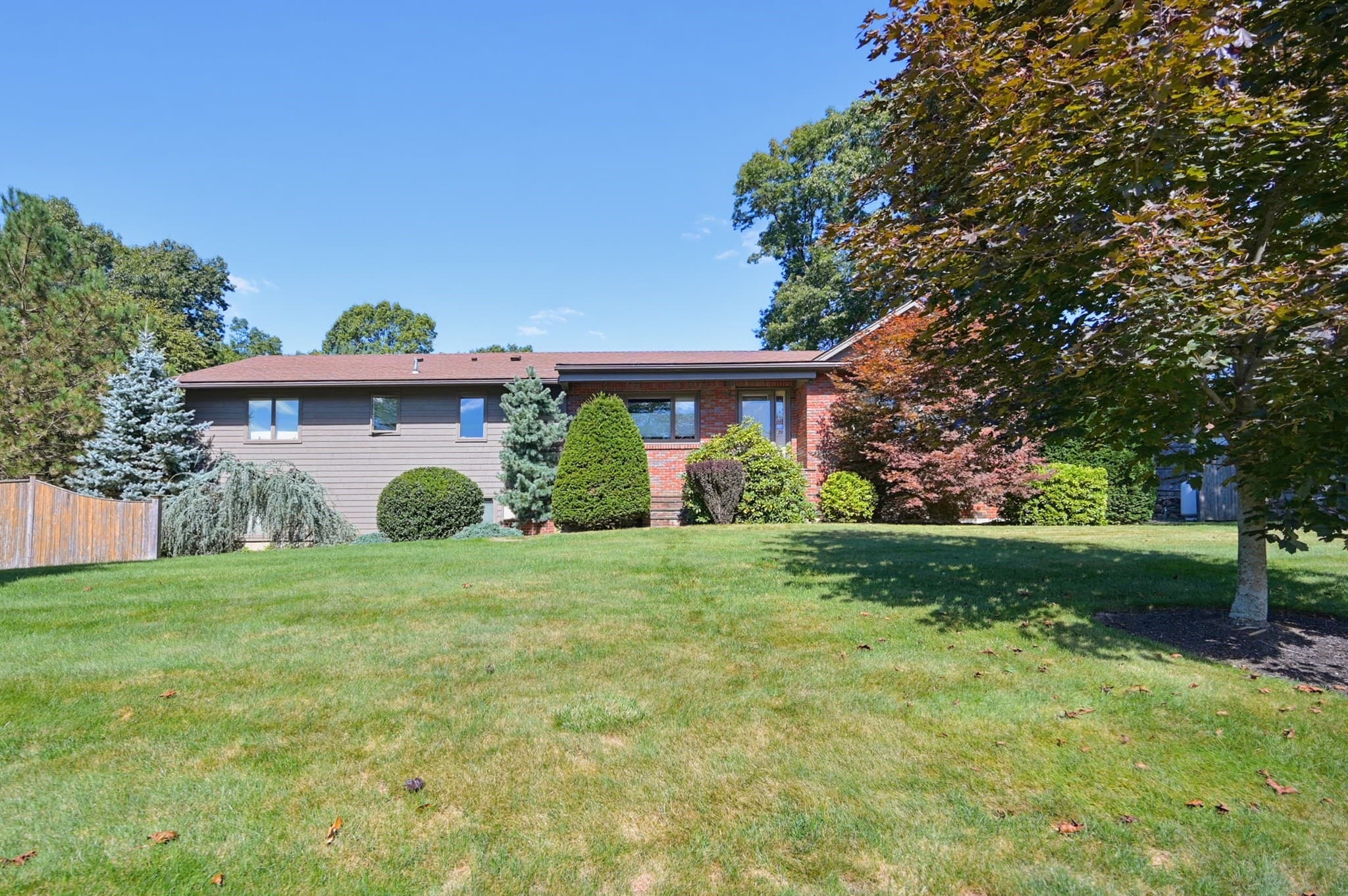 29 Sayles Hill Rd, Lincoln RI 02838