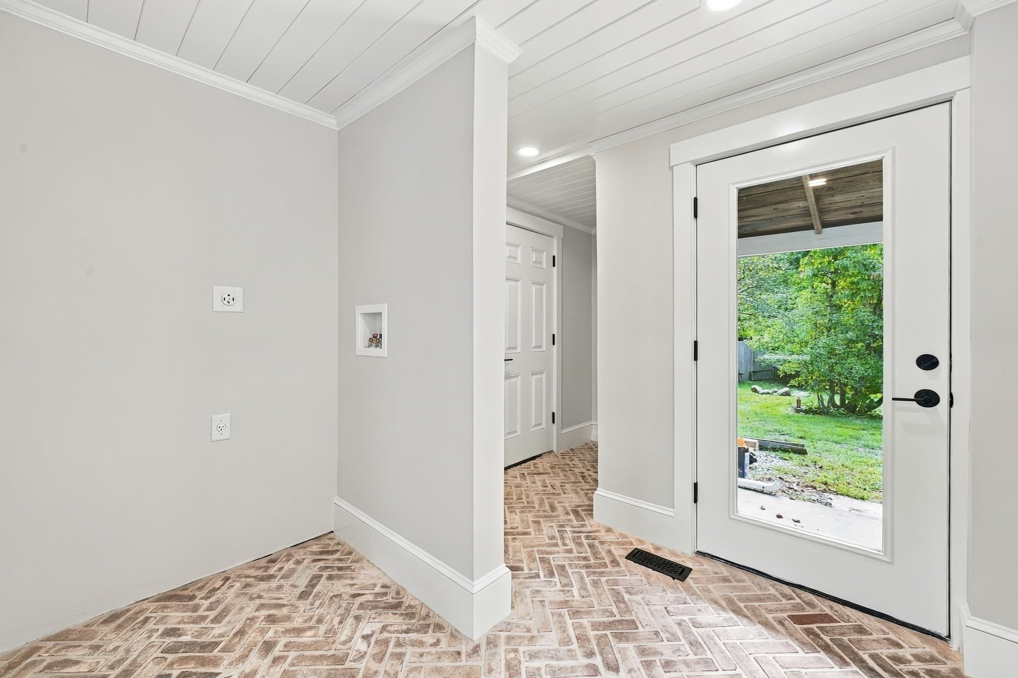 Single Family Residence at 6 Foster St, Littleton MA 01460, Littleton, photo 13 of 42