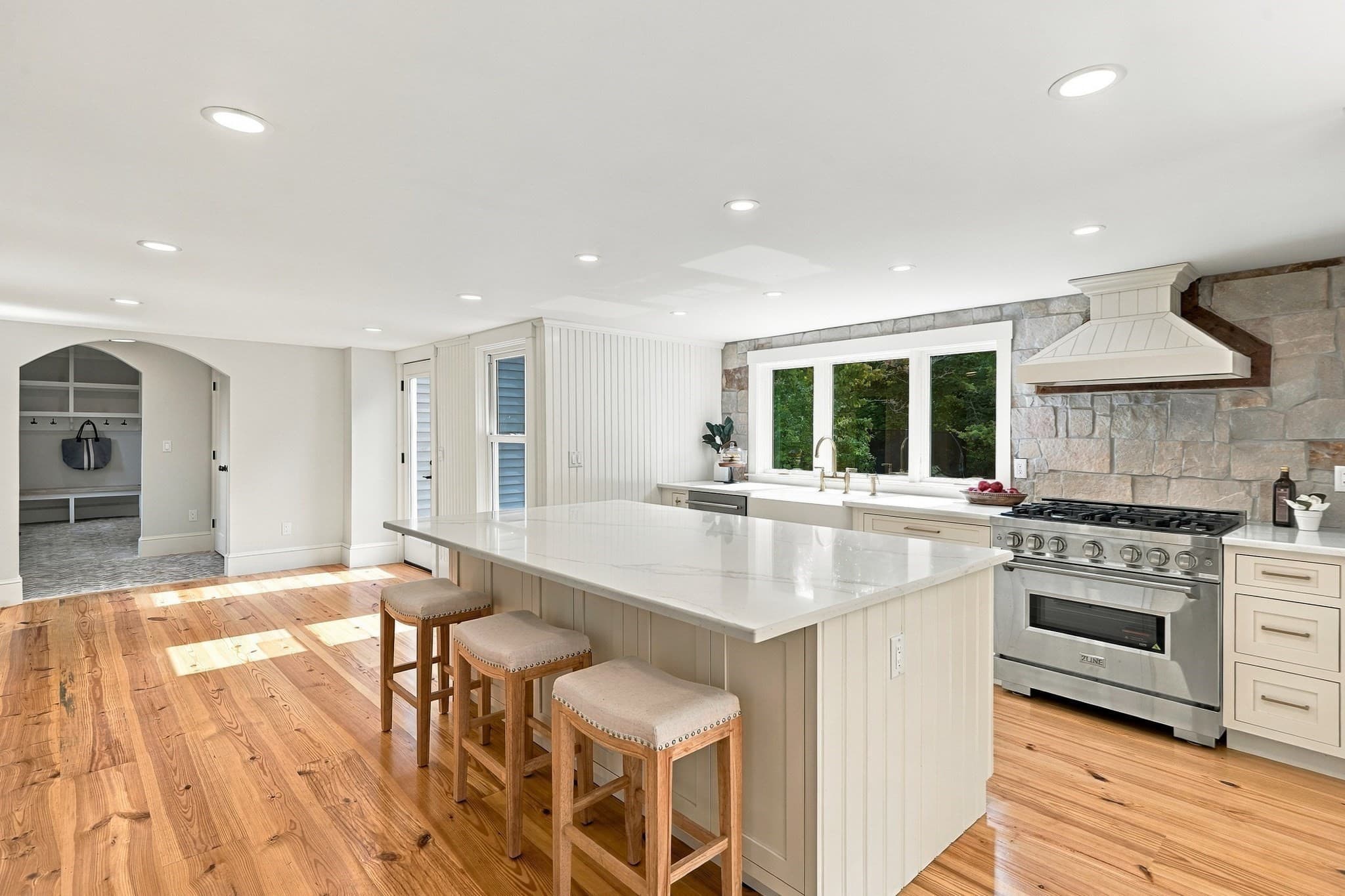 Single Family Residence at 6 Foster St, Littleton MA 01460, Littleton, photo 9 of 42