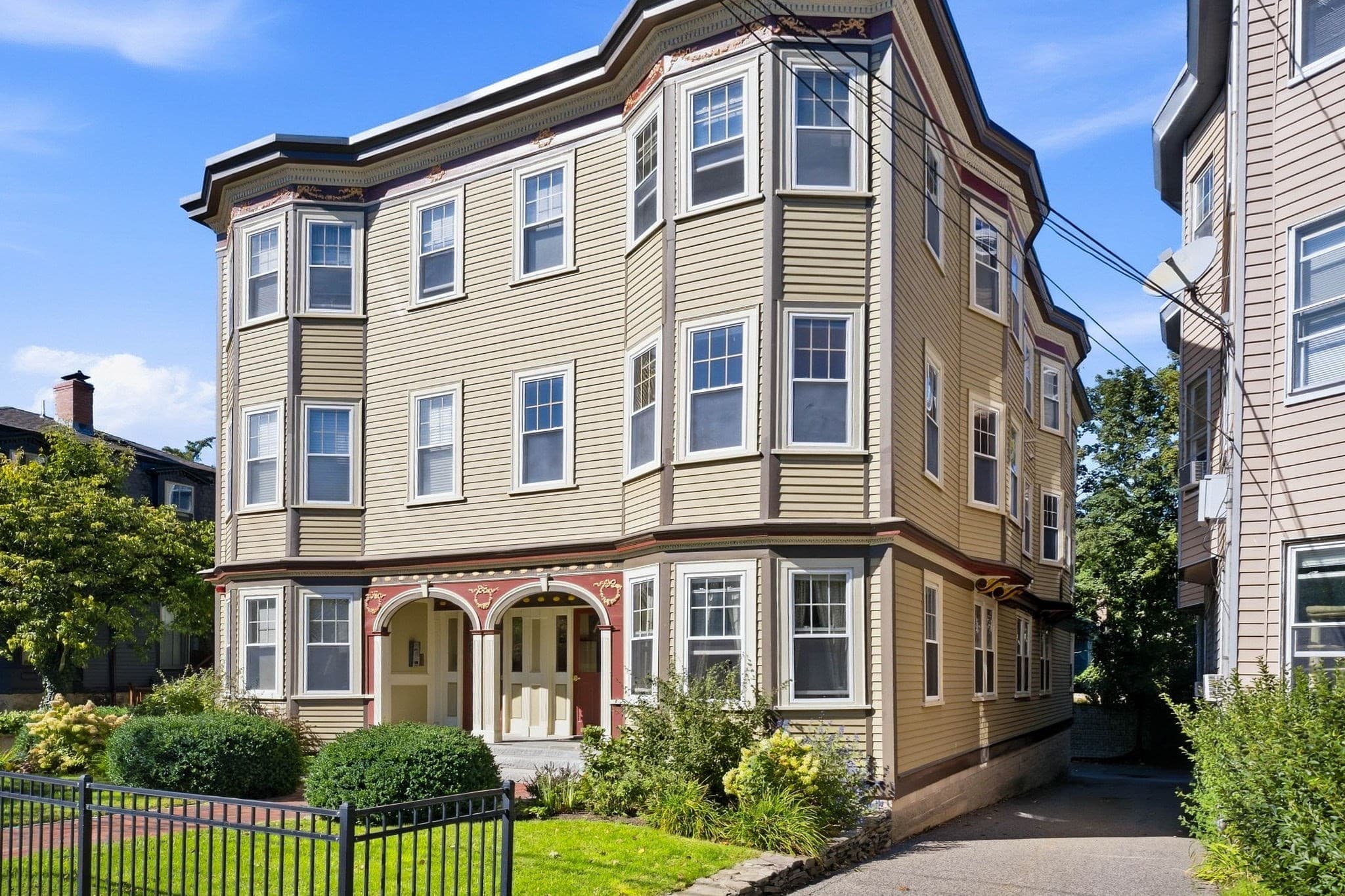 Condominium at 85-87 Francis St. # 3, Brookline MA 02446, Brookline, photo 2 of 35