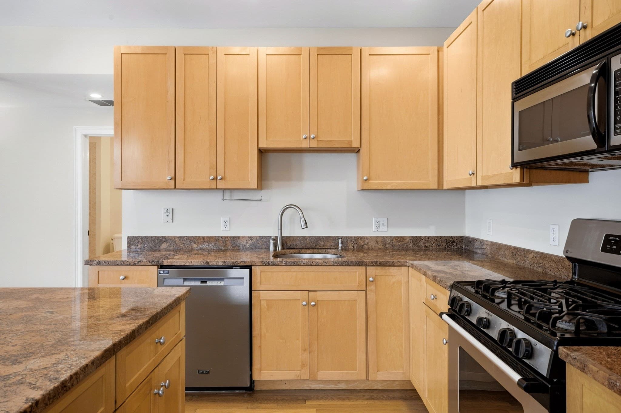 Condominium at 85-87 Francis St. # 3, Brookline MA 02446, Brookline, photo 17 of 35