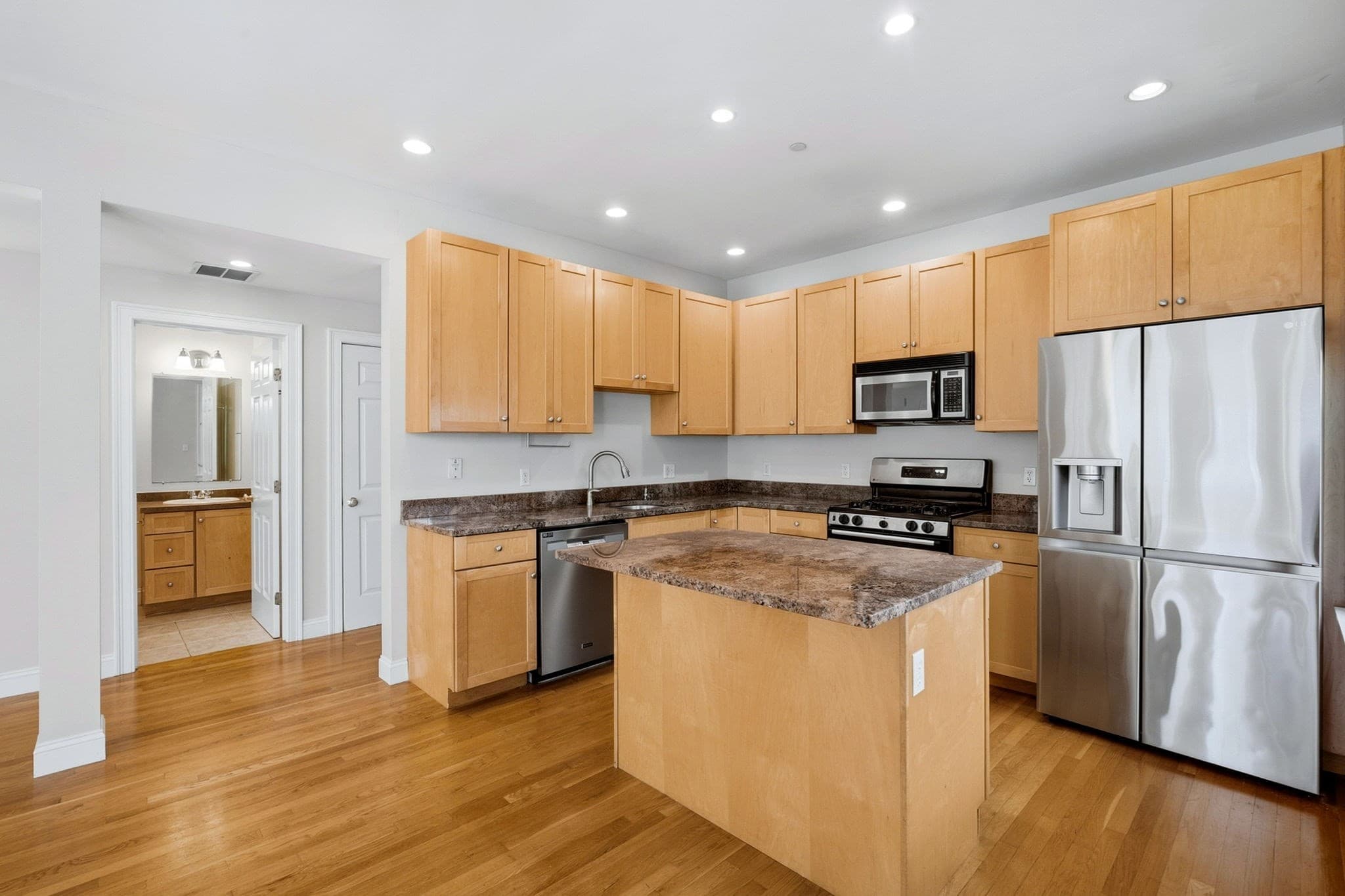 Condominium at 85-87 Francis St. # 3, Brookline MA 02446, Brookline, photo 20 of 35