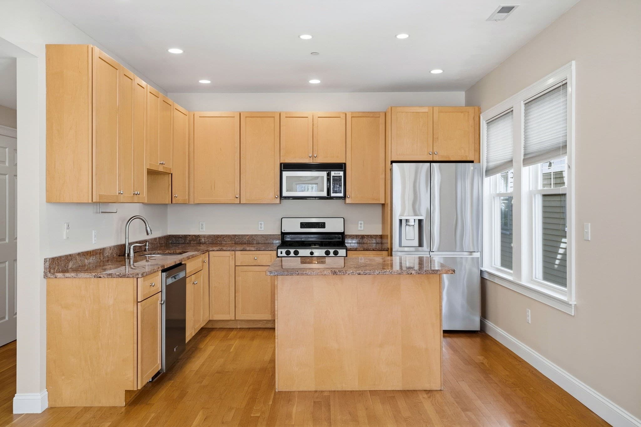 Condominium at 85-87 Francis St. # 3, Brookline MA 02446, Brookline, photo 14 of 35