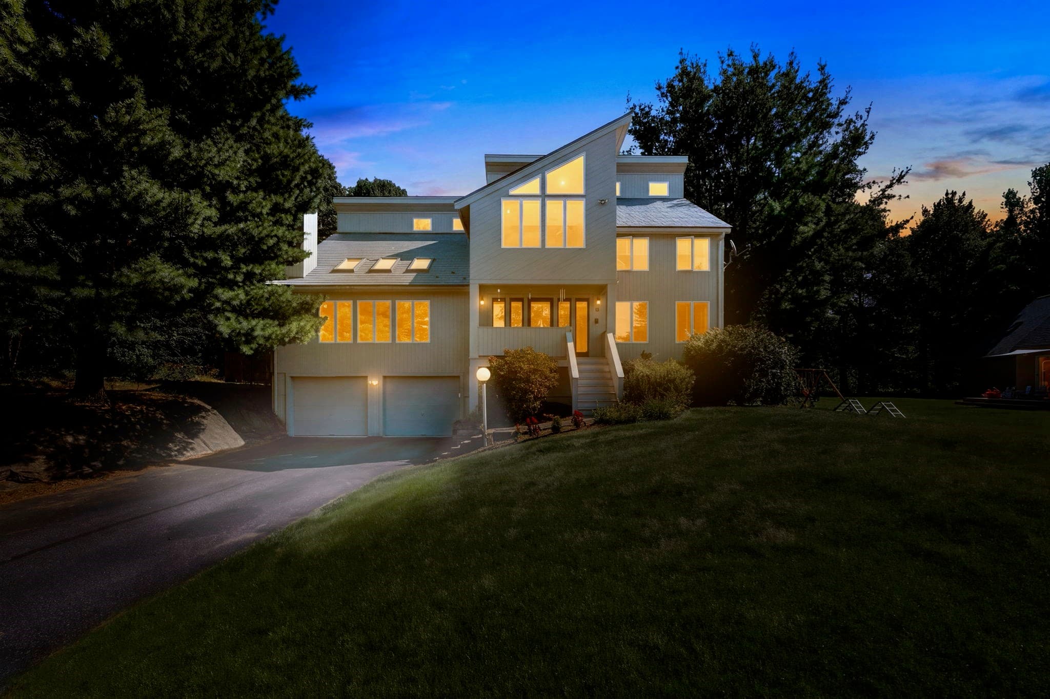 48 Hickory Dr, Worcester MA 01609