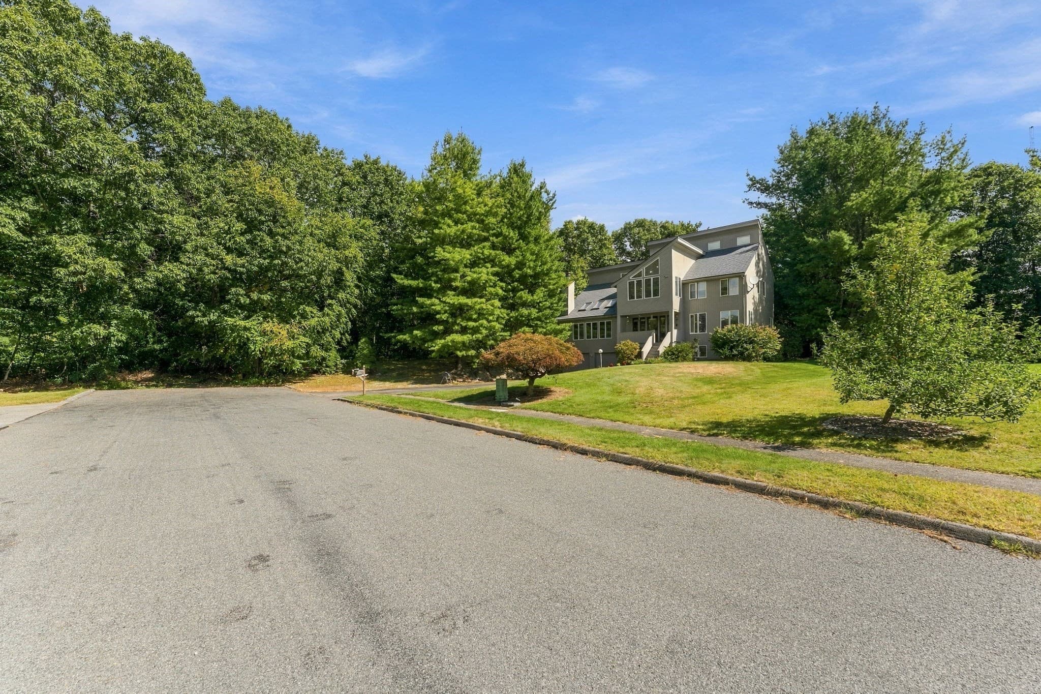 Single Family Residence at 48 Hickory Dr, Worcester MA 01609, Worcester, photo 34 of 42
