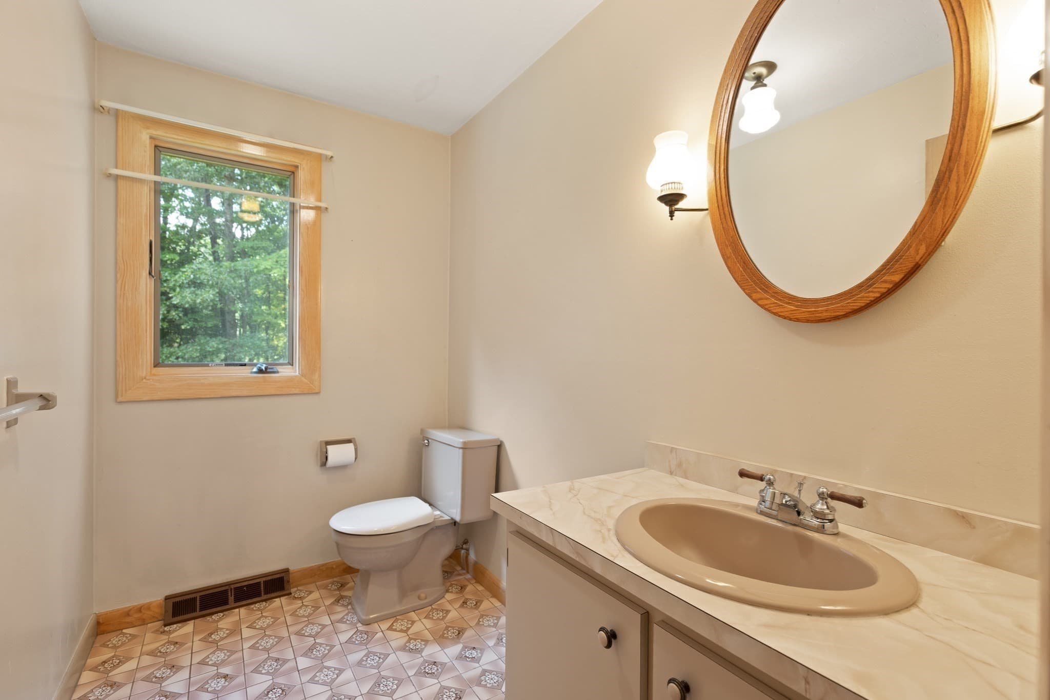 Single Family Residence at 109 Hampton Rd, Sharon MA 02067, Sharon, photo 9 of 30