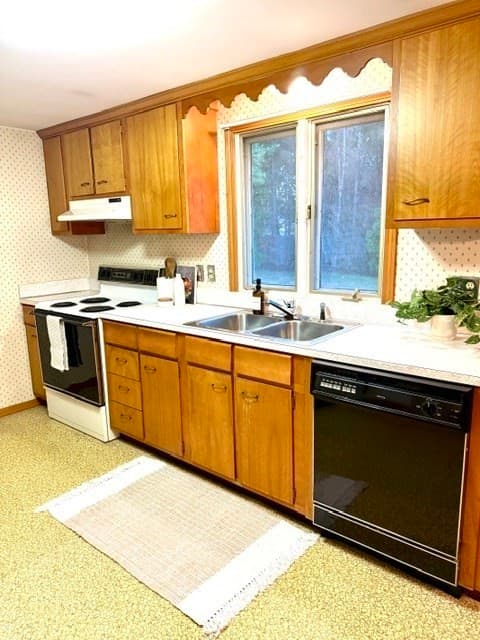 Single Family Residence at 114 Folsom Ave, Somerset MA 02726, Somerset, photo 3 of 17