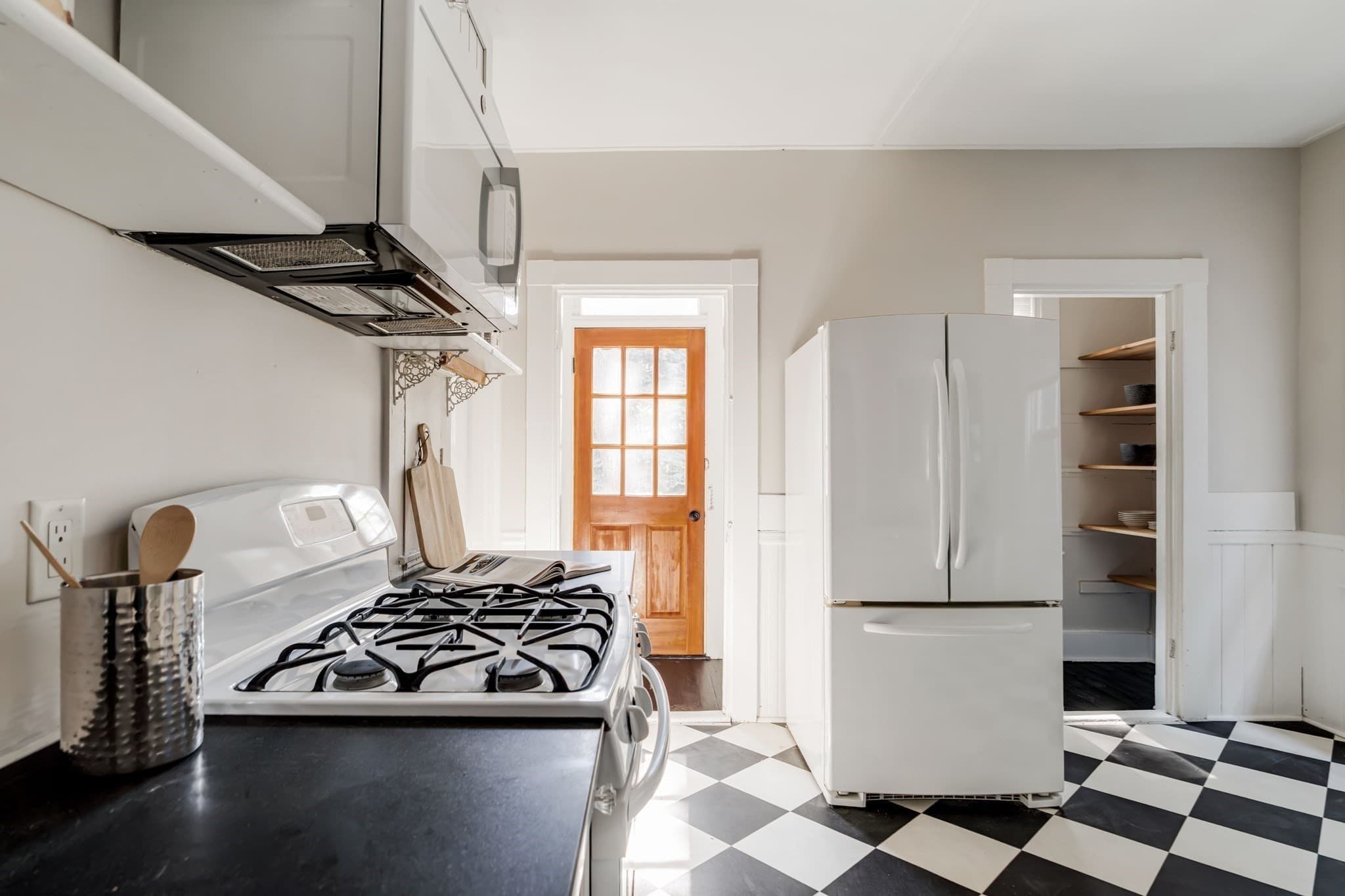 Condominium at 68 Antrim St. # 1, Cambridge MA 02139, Cambridge, photo 15 of 26