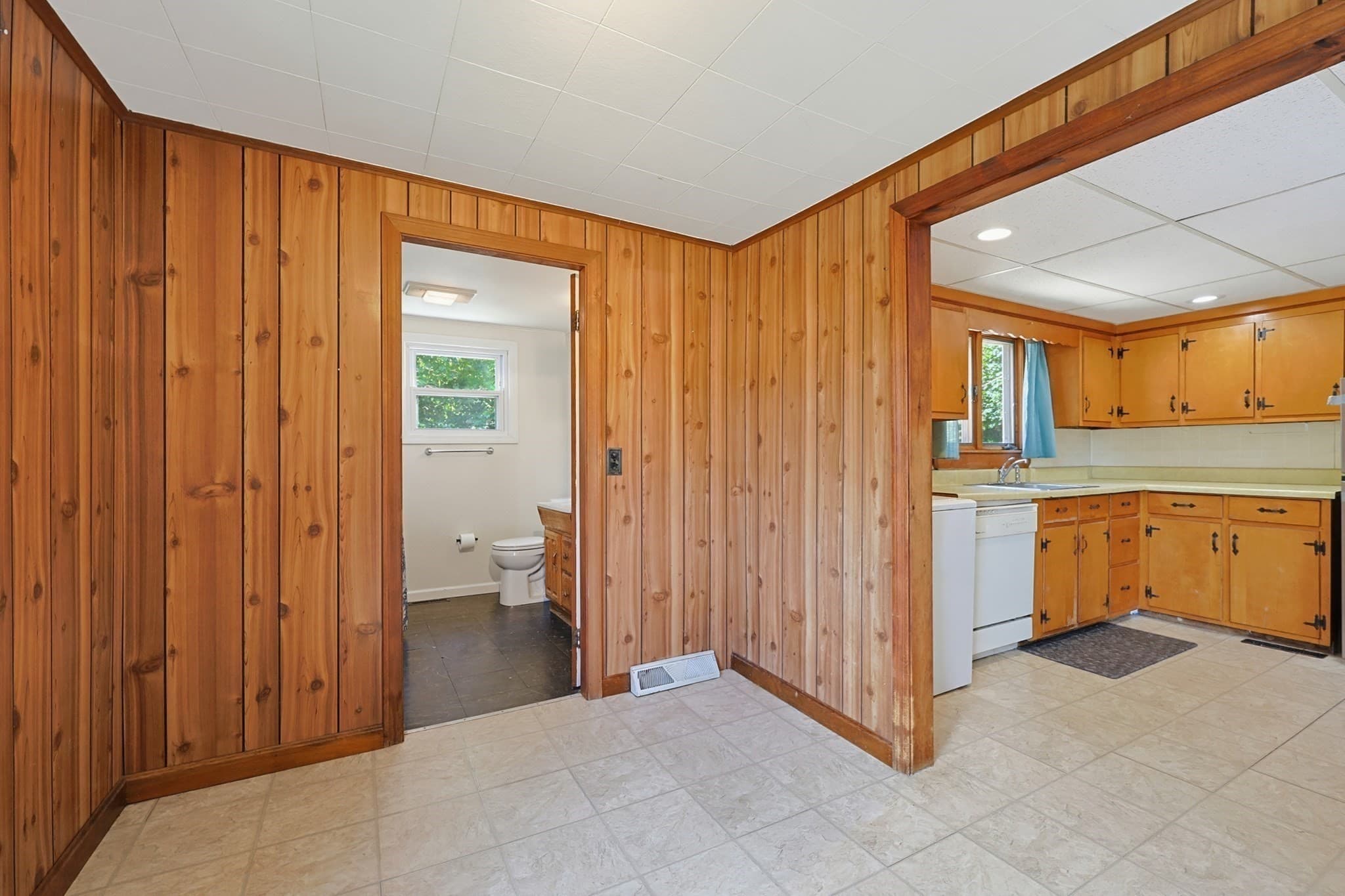 Single Family Residence at 80 Hill Ave, Franklin MA 02038, Franklin, photo 12 of 27