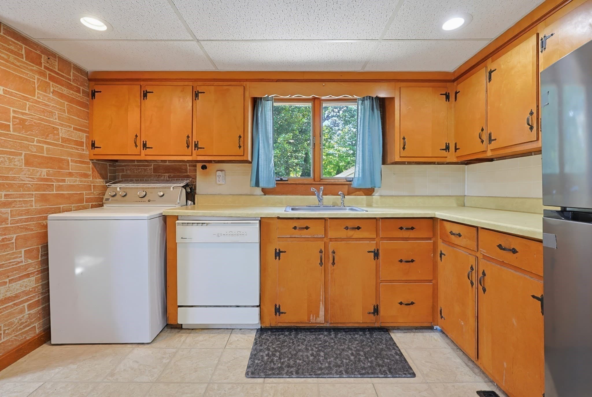 Single Family Residence at 80 Hill Ave, Franklin MA 02038, Franklin, photo 9 of 27