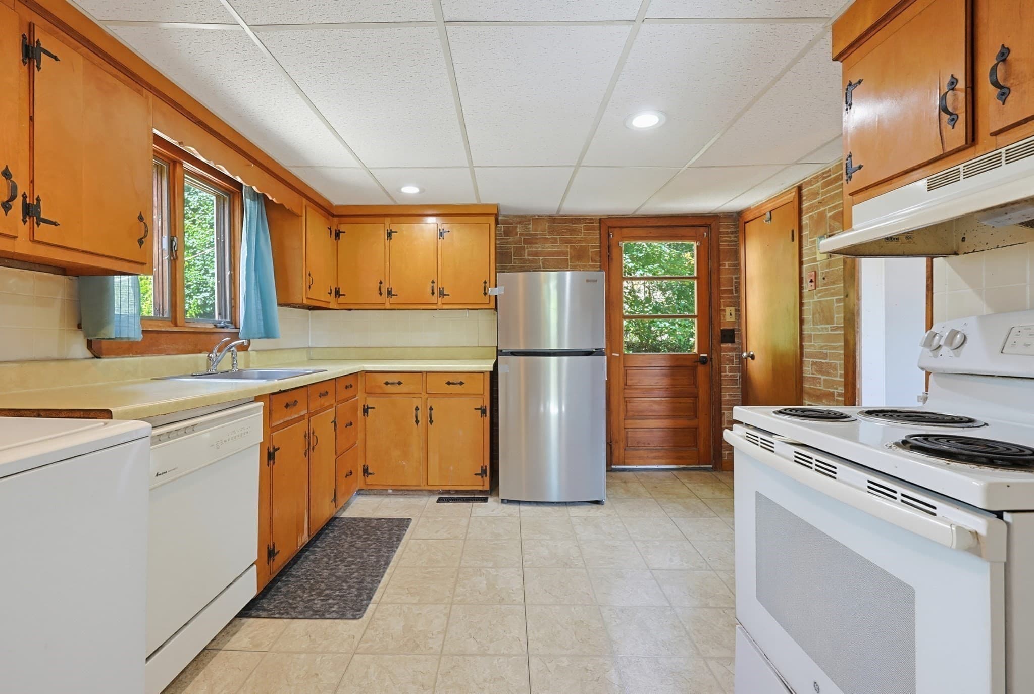 Single Family Residence at 80 Hill Ave, Franklin MA 02038, Franklin, photo 10 of 27