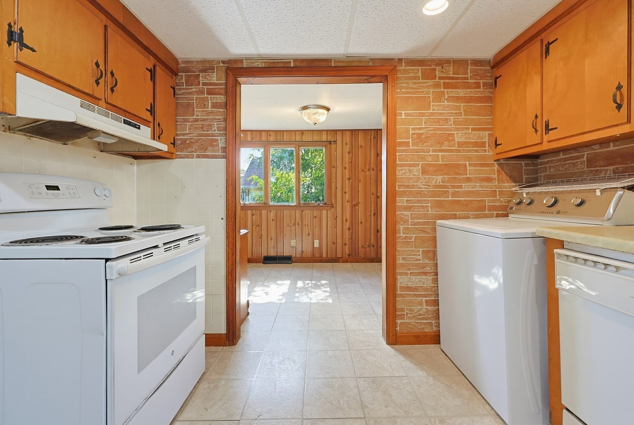 Single Family Residence at 80 Hill Ave, Franklin MA 02038, Franklin, photo 11 of 27