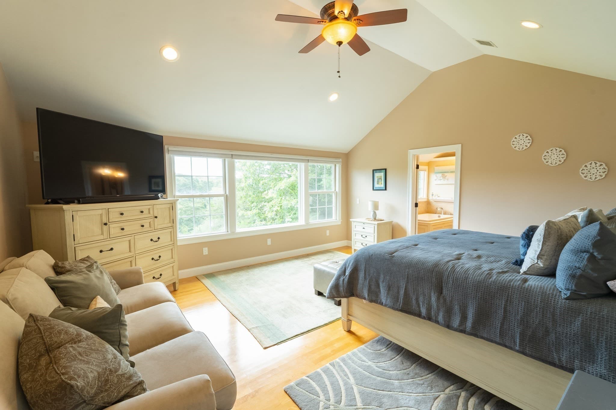 Single Family Residence at 10 Indian Pond Pt, Barnstable MA 02648, Barnstable, photo 17 of 41
