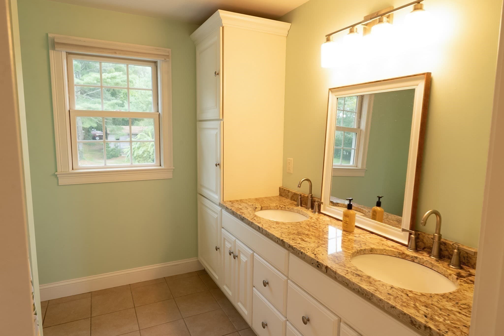 Single Family Residence at 10 Indian Pond Pt, Barnstable MA 02648, Barnstable, photo 28 of 41