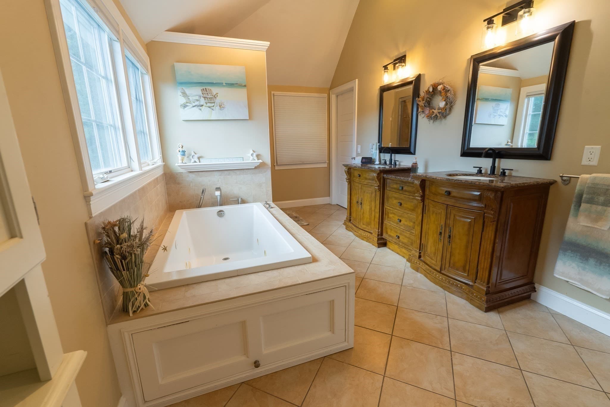 Single Family Residence at 10 Indian Pond Pt, Barnstable MA 02648, Barnstable, photo 20 of 41