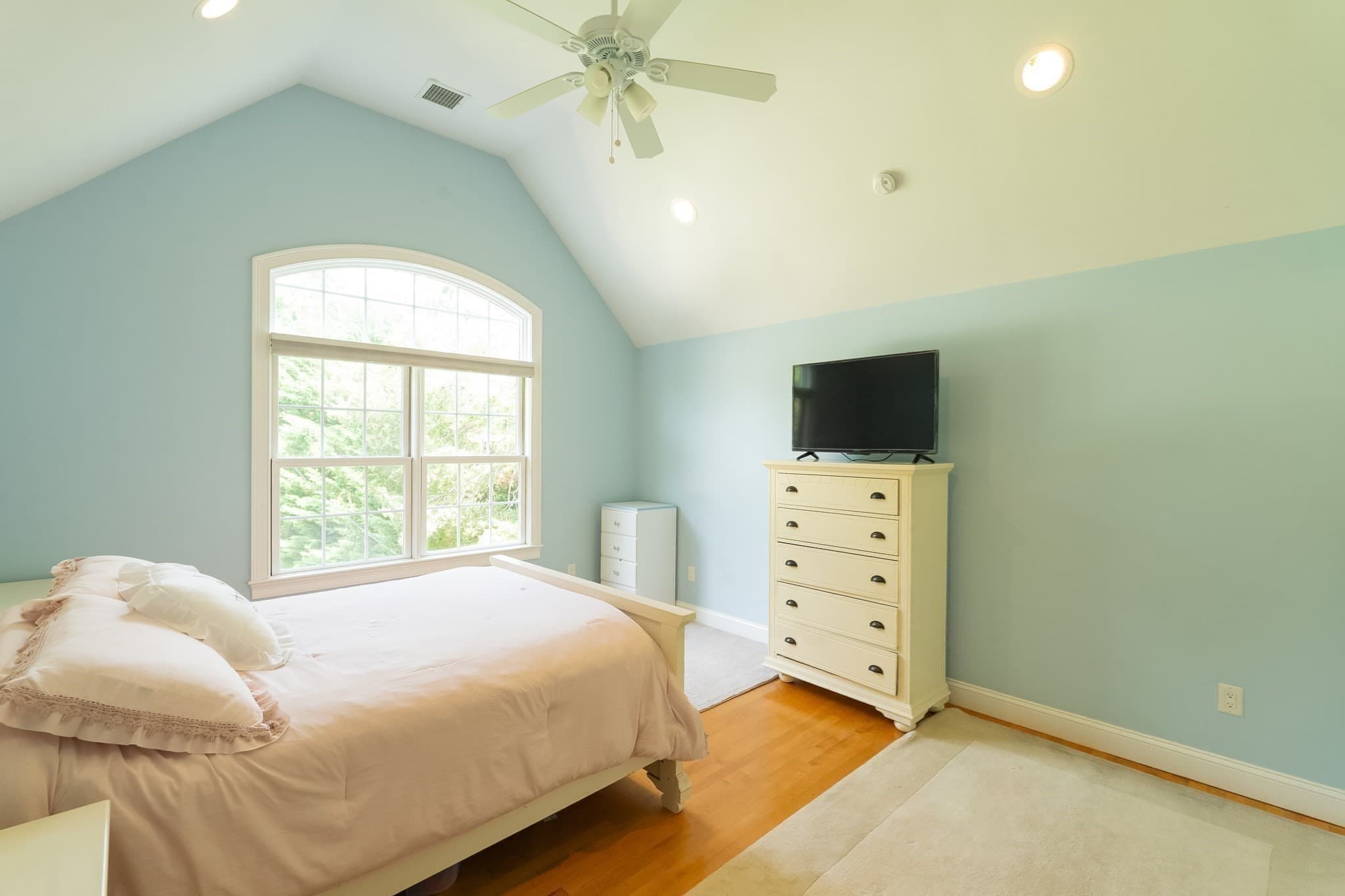 Single Family Residence at 10 Indian Pond Pt, Barnstable MA 02648, Barnstable, photo 25 of 41