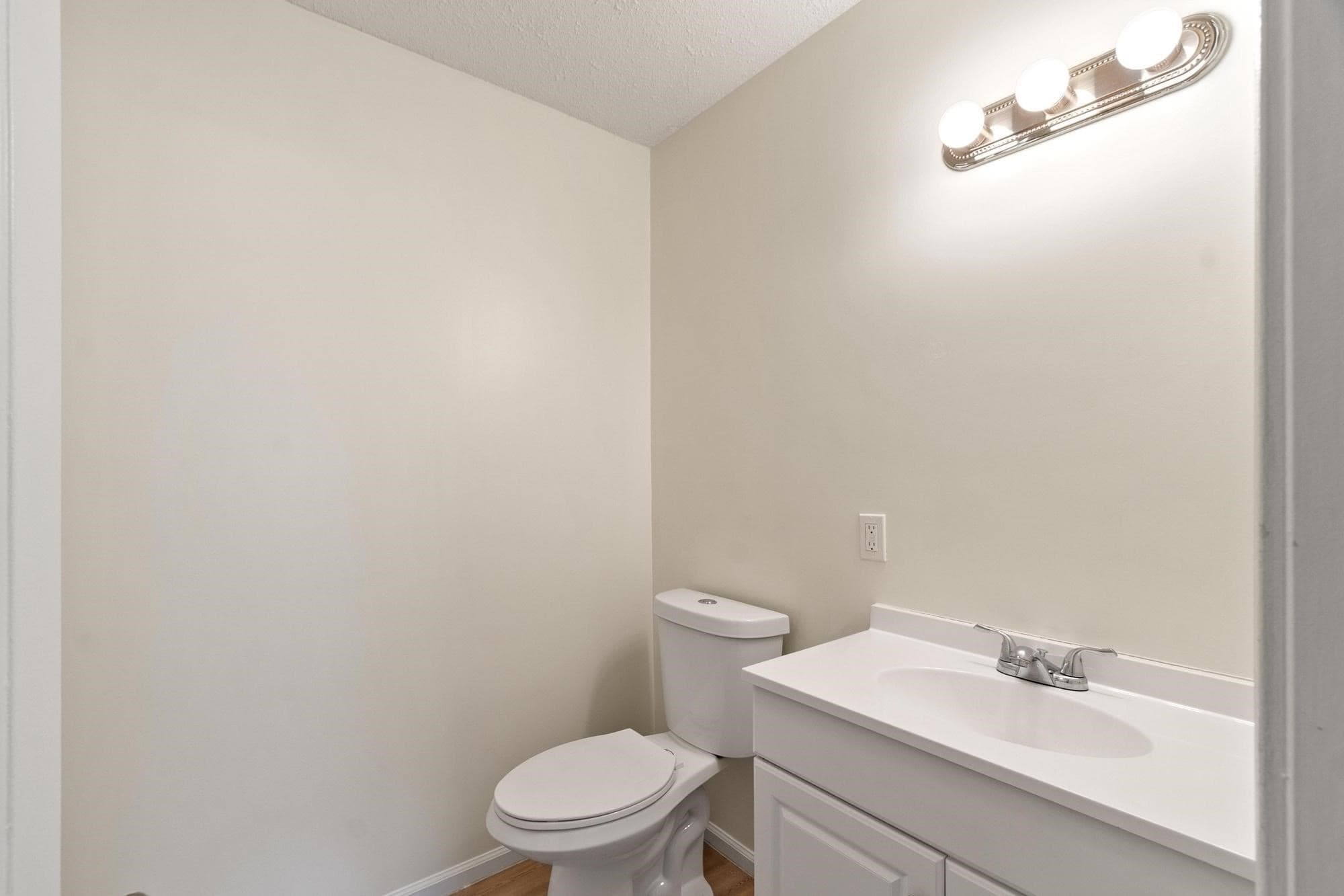 Condominium at 30 Abbey Rd # 106, Leominster MA 01453, Leominster, photo 26 of 36
