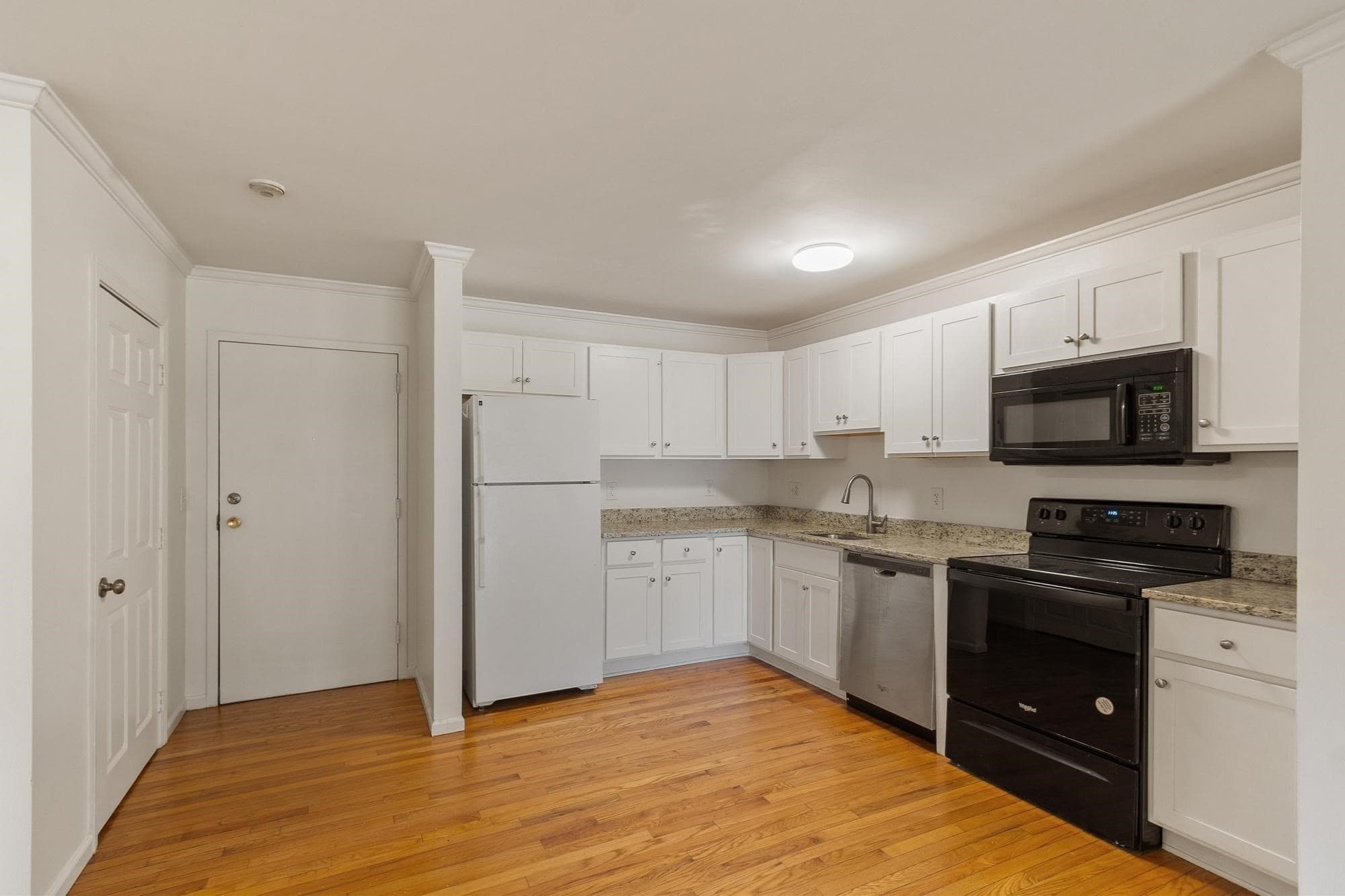 Condominium at 30 Abbey Rd # 106, Leominster MA 01453, Leominster, photo 3 of 36