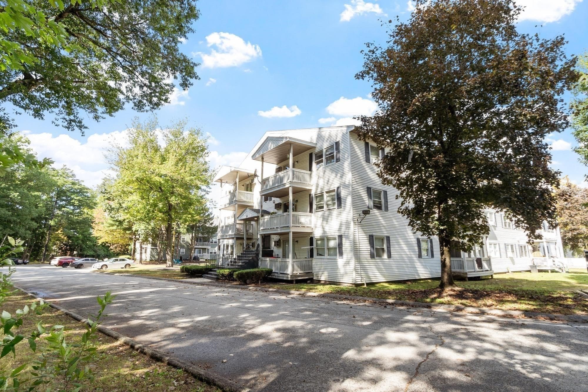 Condominium at 30 Abbey Rd # 106, Leominster MA 01453, Leominster, photo 32 of 36