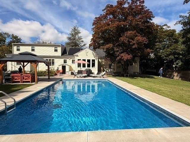 Single Family Residence at 270 Gardner St, New Bedford MA 02740, New Bedford, photo 41 of 42