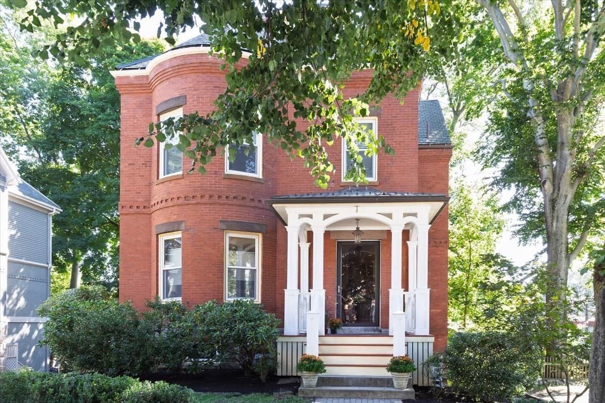 16 Kent Sq. # 2, Brookline MA 02446